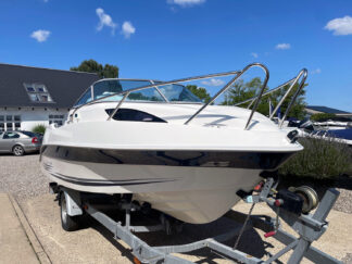 Galia 565 sportscruiser(brugt), monteret med Evinrude 150 hk. E-tech motor.